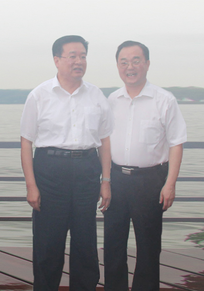 山东聊城组织部副部长谭学国一行访问新特光电，并受到王国生省长接见