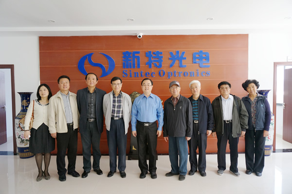 湖北省原人大副主任和武汉市委副书记谢培栋等一行来我司调研考察